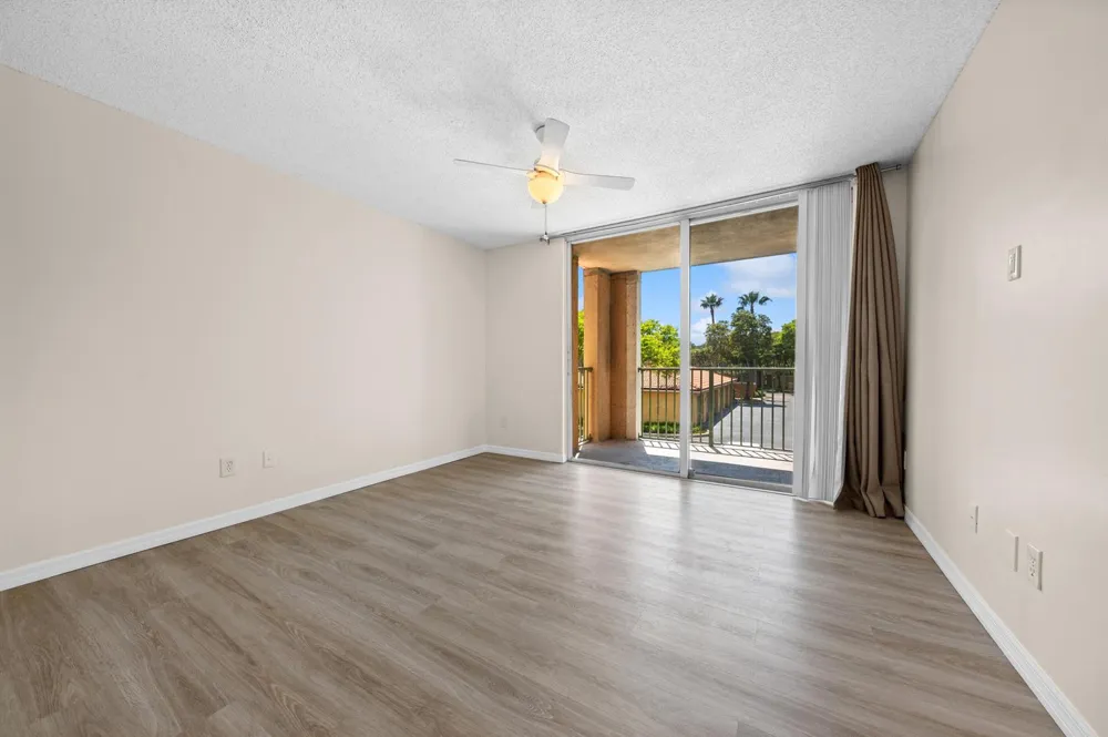 117 Yacht Club Way #205 Hypoluxo, FL 33462