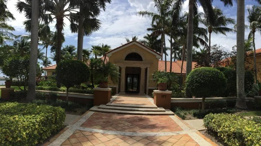 117 Yacht Club Way #205 Hypoluxo, FL 33462
