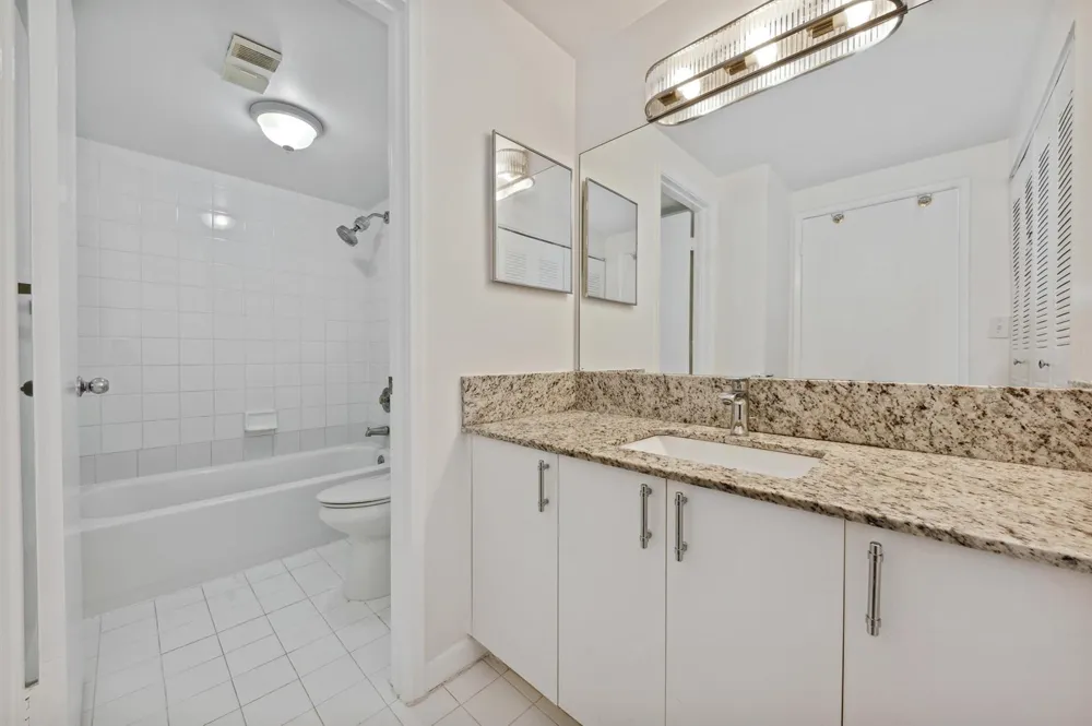 117 Yacht Club Way #205 Hypoluxo, FL 33462