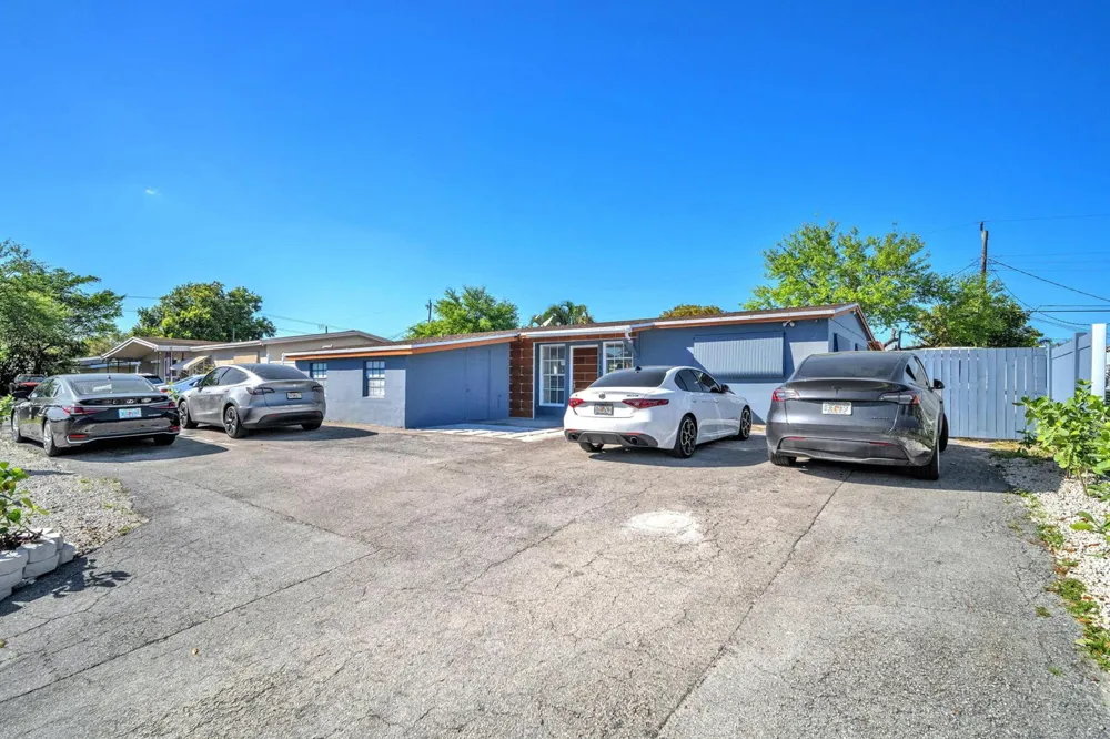 7151 Taft Street Hollywood, FL 33024