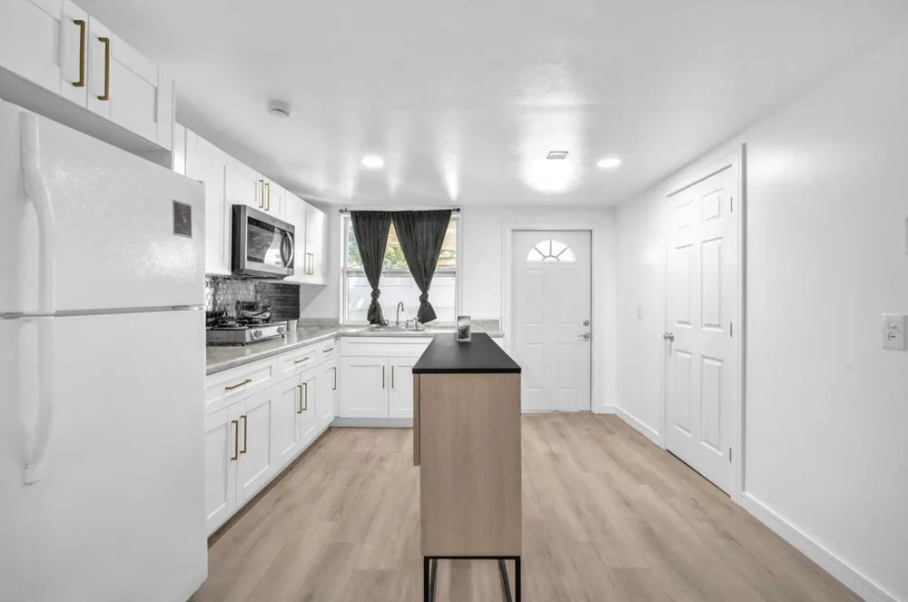 7151 Taft Street Hollywood, FL 33024