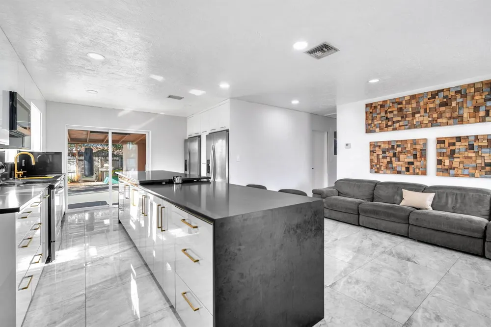 7151 Taft Street Hollywood, FL 33024