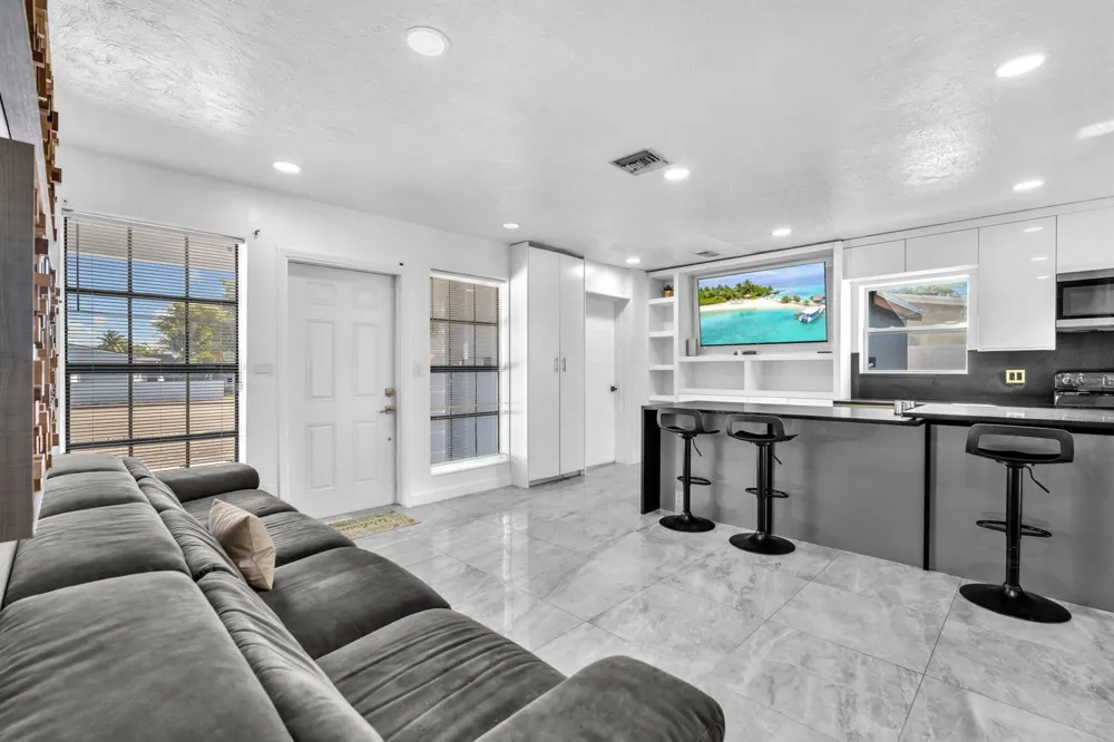 7151 Taft Street Hollywood, FL 33024