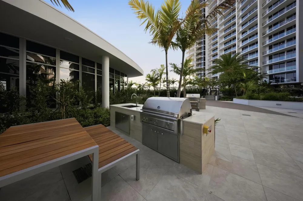 220 Lake Shore Drive #1410 Lake Park, FL 33403