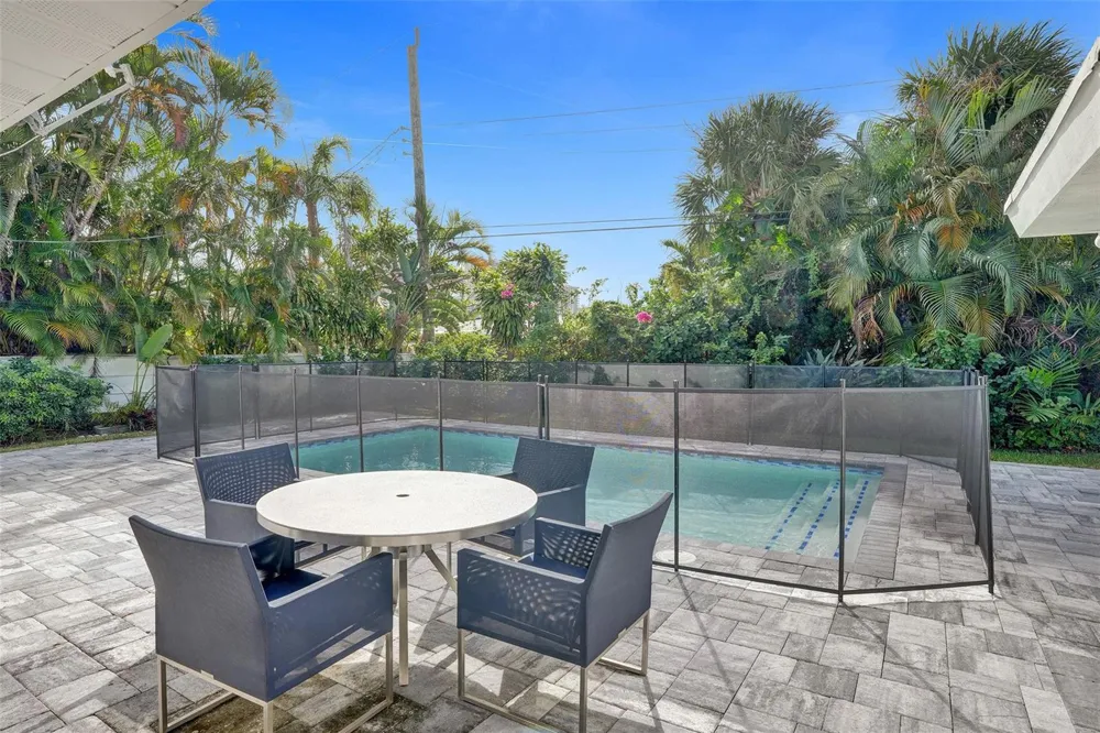 260 Allenwood Drive Lauderdale By The Sea, FL 33308