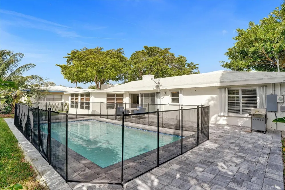 260 Allenwood Drive Lauderdale By The Sea, FL 33308
