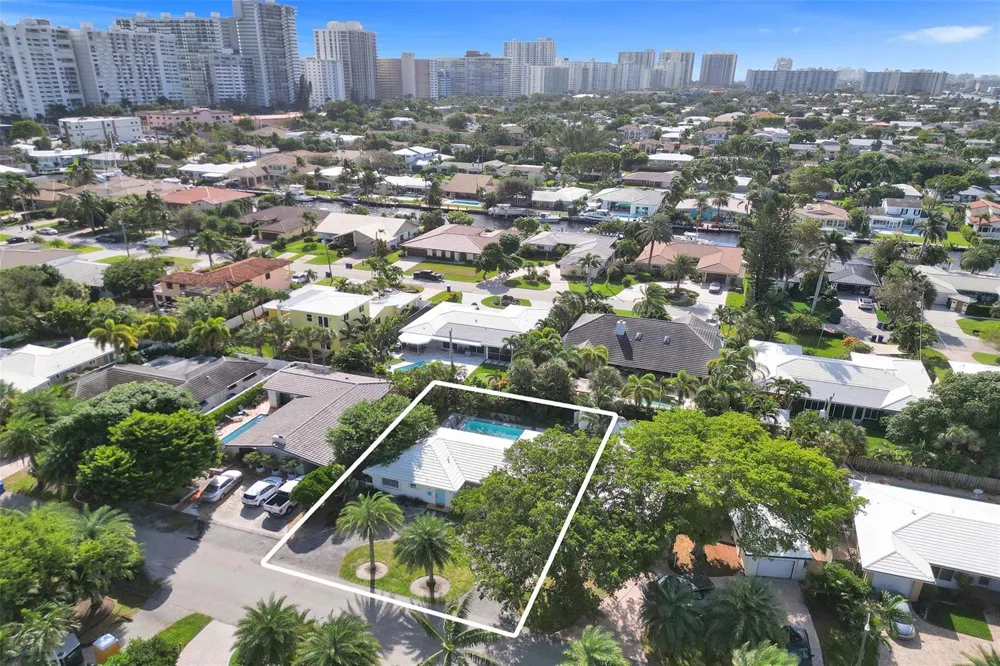260 Allenwood Drive Lauderdale By The Sea, FL 33308