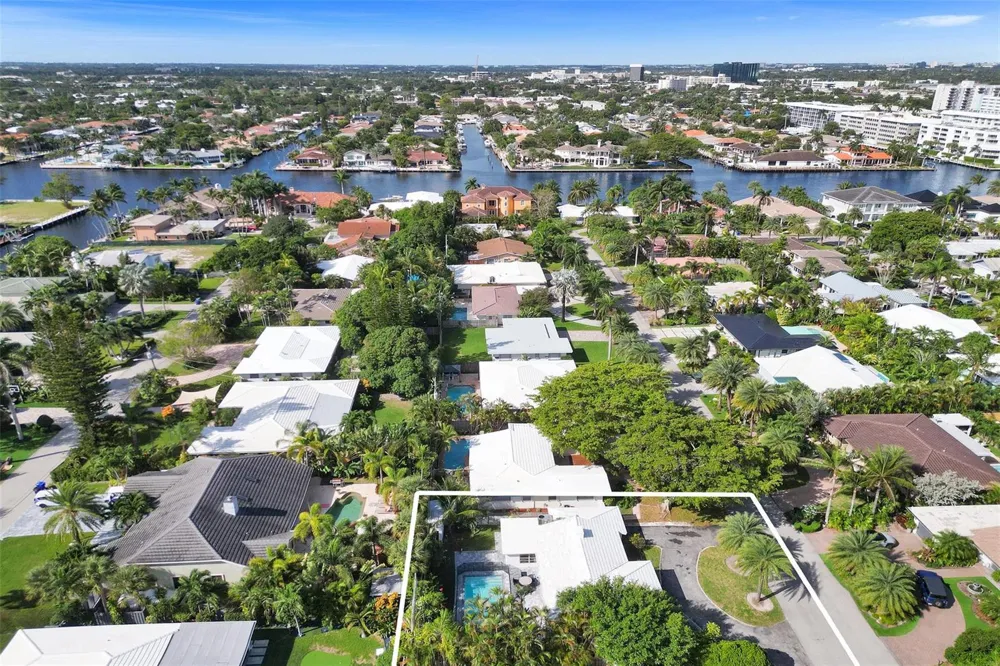260 Allenwood Drive Lauderdale By The Sea, FL 33308