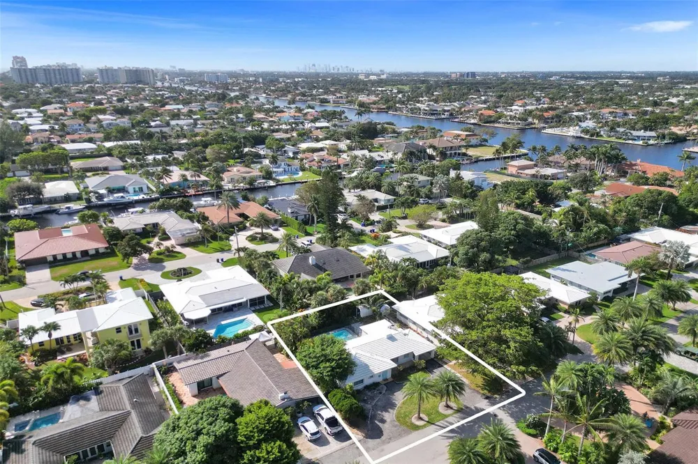 260 Allenwood Drive Lauderdale By The Sea, FL 33308