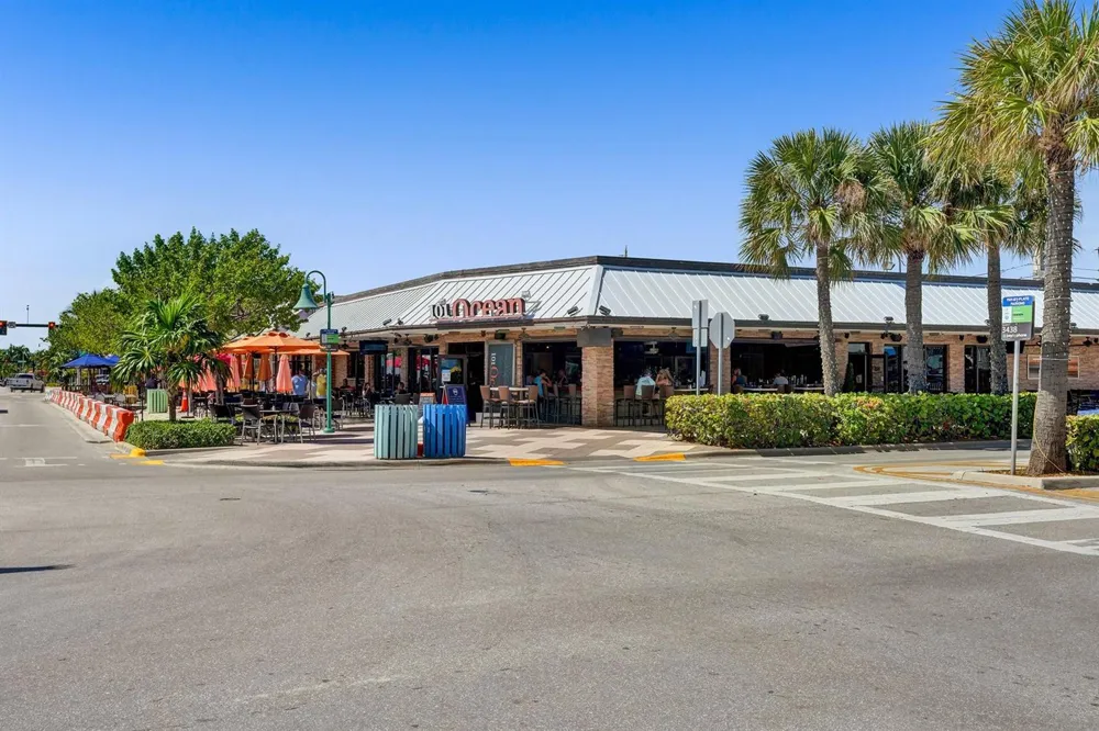 260 Allenwood Drive Lauderdale By The Sea, FL 33308