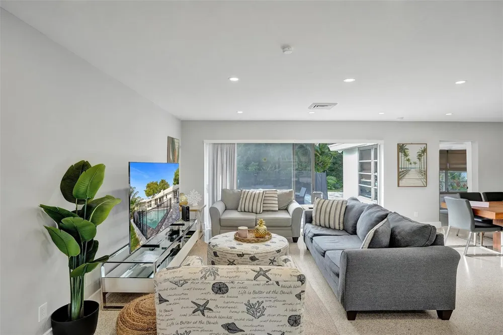 260 Allenwood Drive Lauderdale By The Sea, FL 33308