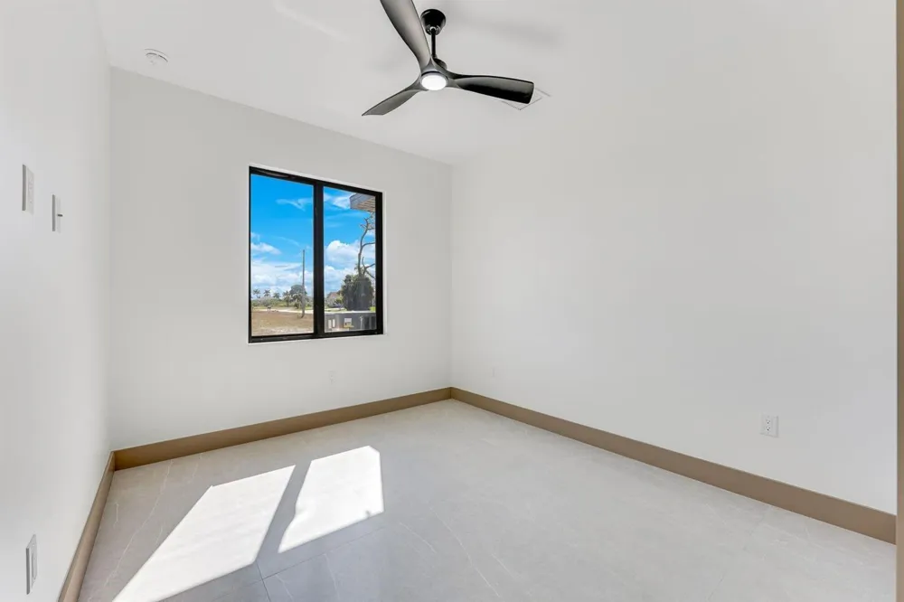 1925 NW 34th Place Cape Coral, FL 33993