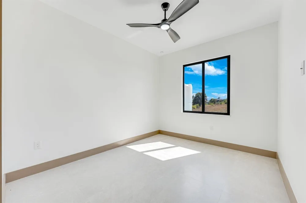 1925 NW 34th Place Cape Coral, FL 33993
