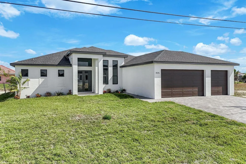 1925 NW 34th Place Cape Coral, FL 33993