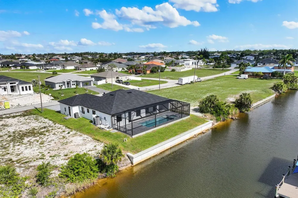 1925 NW 34th Place Cape Coral, FL 33993