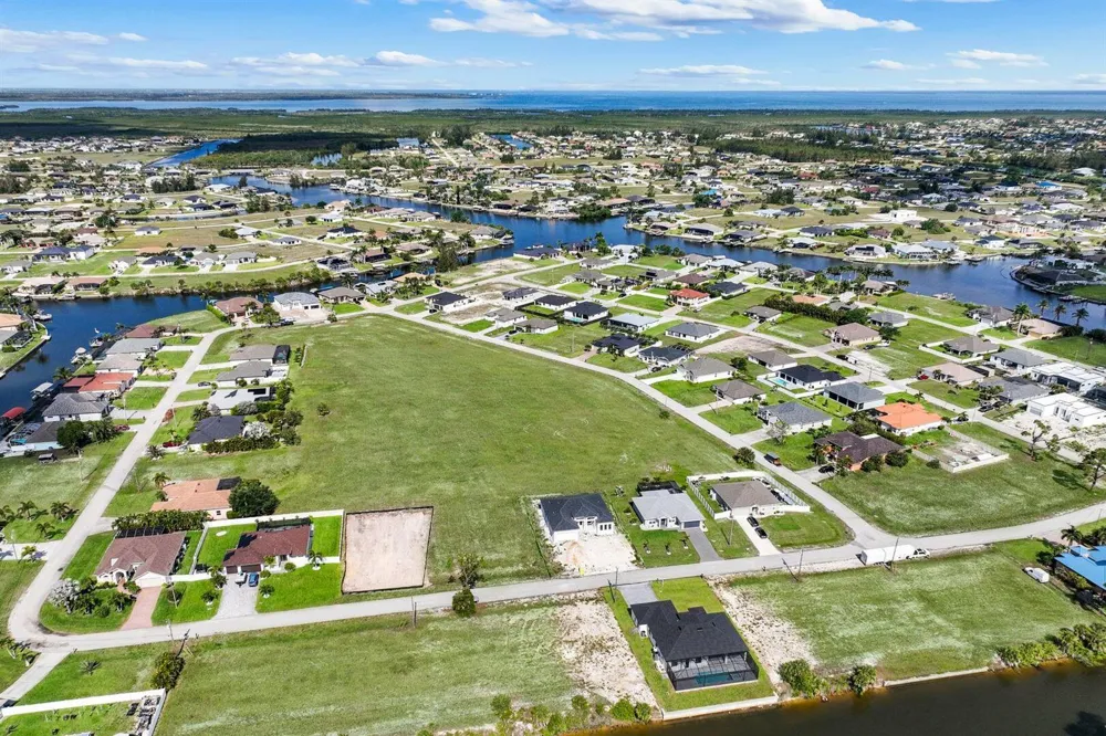 1925 NW 34th Place Cape Coral, FL 33993