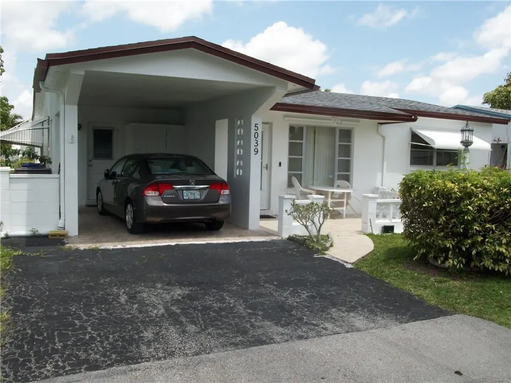 5039 NW 42 STREET Lauderdale Lakes, FL 33319