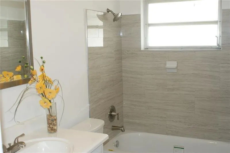5039 NW 42 STREET Lauderdale Lakes, FL 33319