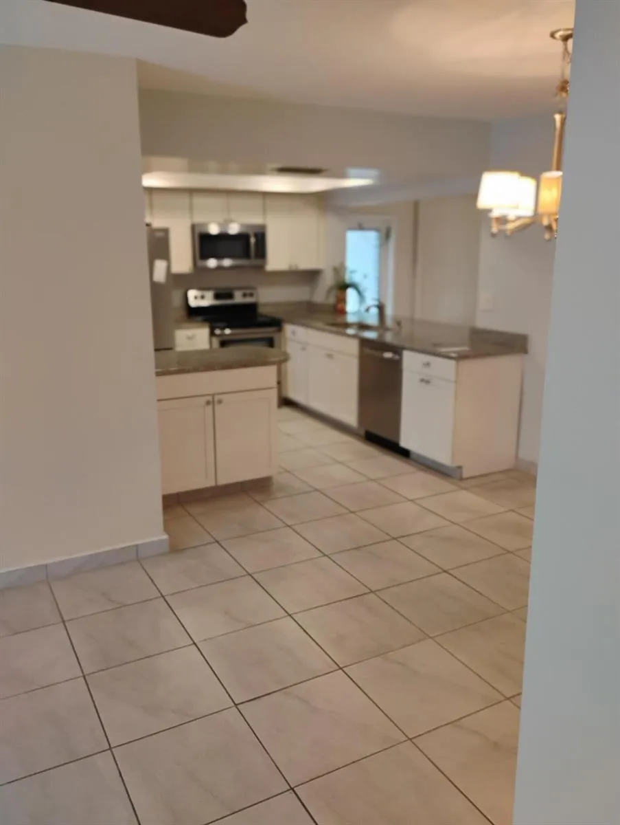 5039 NW 42 STREET Lauderdale Lakes, FL 33319