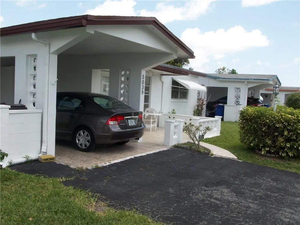 5039 NW 42 STREET Lauderdale Lakes, FL 33319
