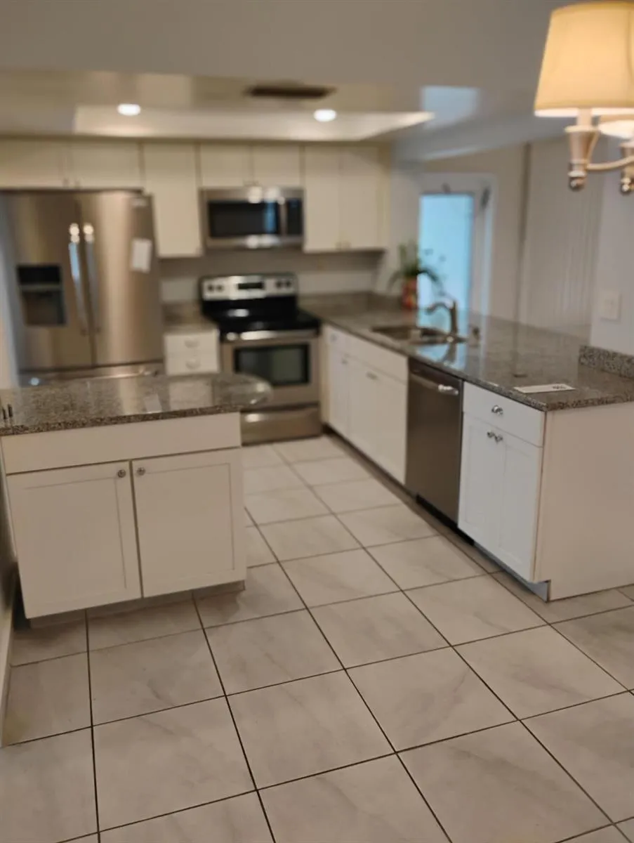 5039 NW 42 STREET Lauderdale Lakes, FL 33319