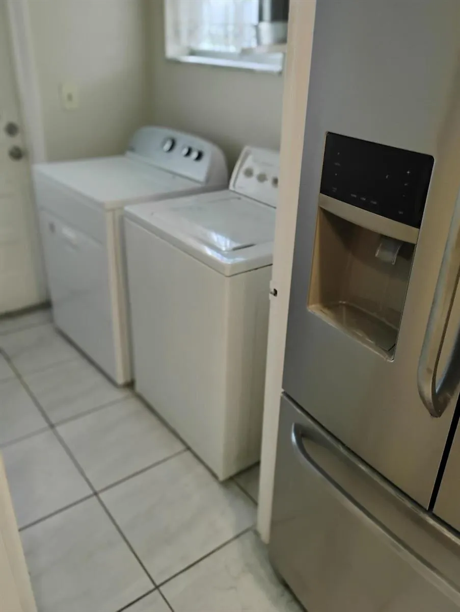5039 NW 42 STREET Lauderdale Lakes, FL 33319