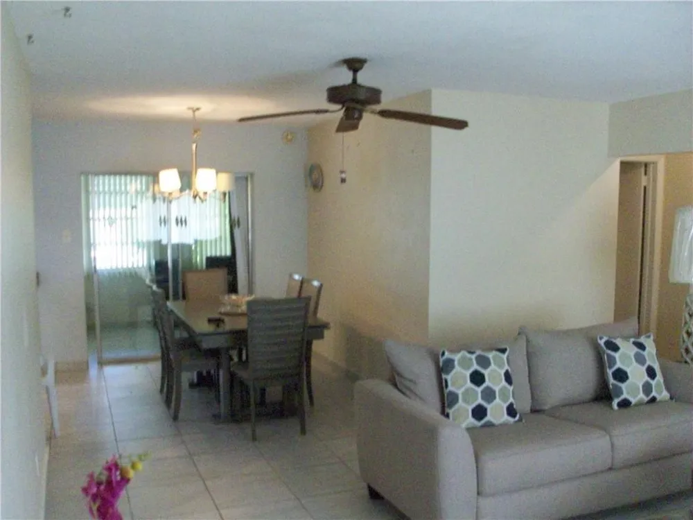 5039 NW 42 STREET Lauderdale Lakes, FL 33319