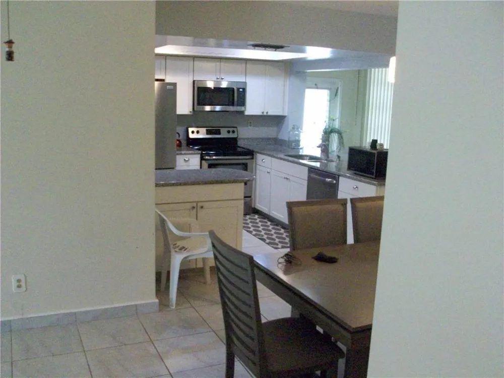 5039 NW 42 STREET Lauderdale Lakes, FL 33319