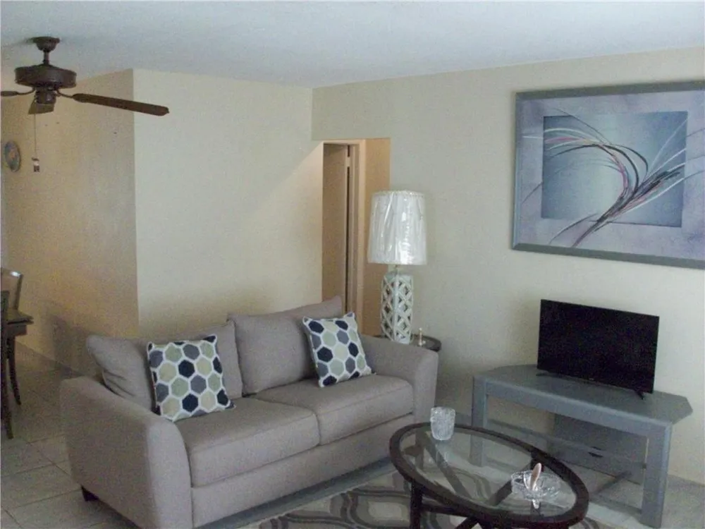 5039 NW 42 STREET Lauderdale Lakes, FL 33319