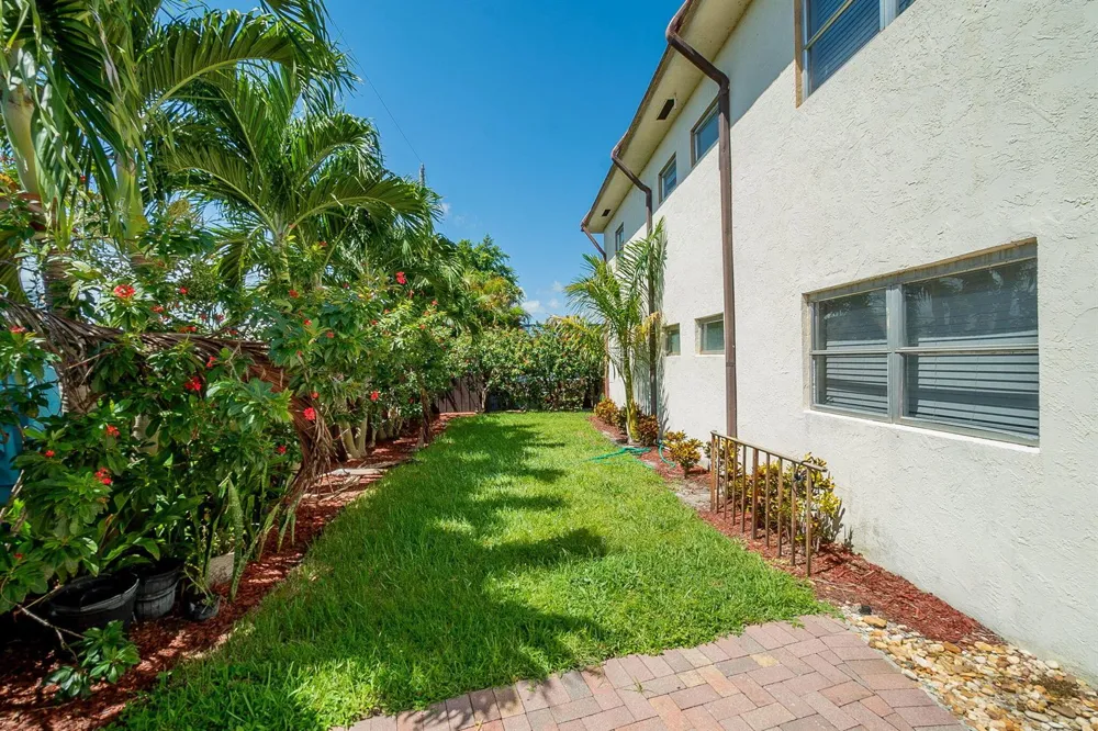 308 Southwind Court #8 North Palm Beach, FL 33408
