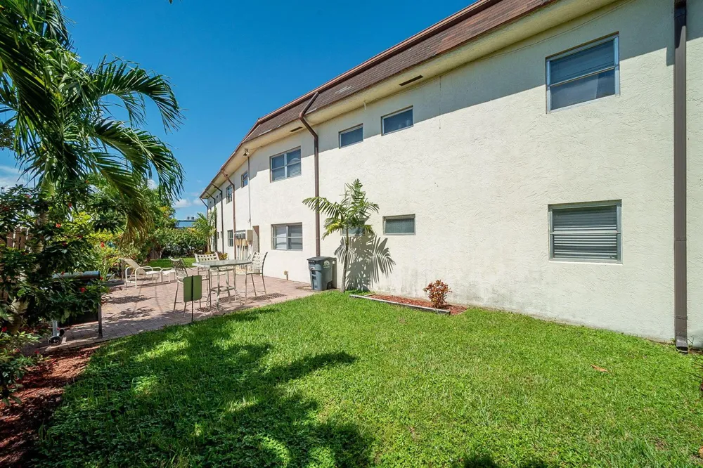 308 Southwind Court #8 North Palm Beach, FL 33408