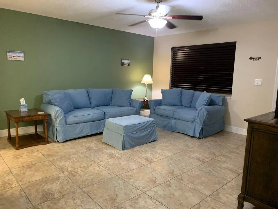 801 Hummingbird Way #201 North Palm Beach, FL 33408