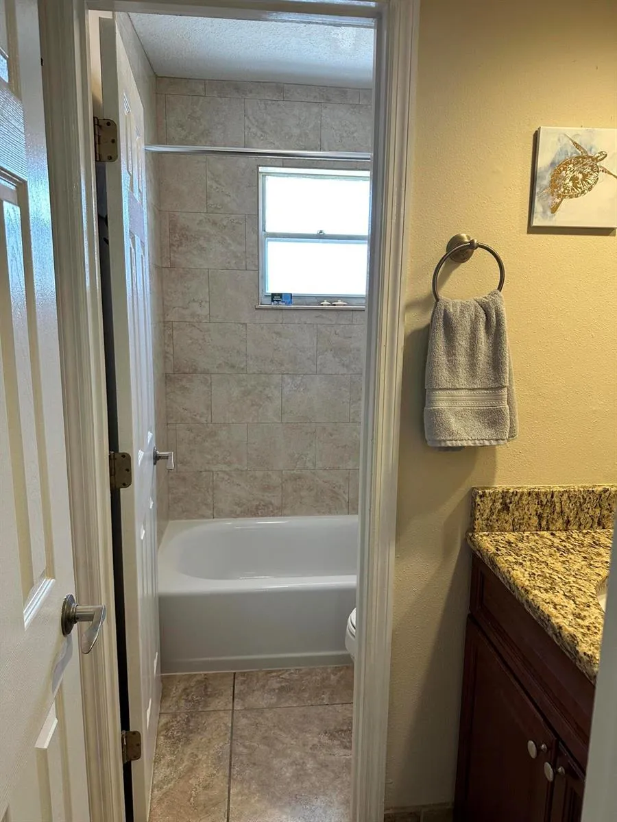 801 Hummingbird Way #201 North Palm Beach, FL 33408