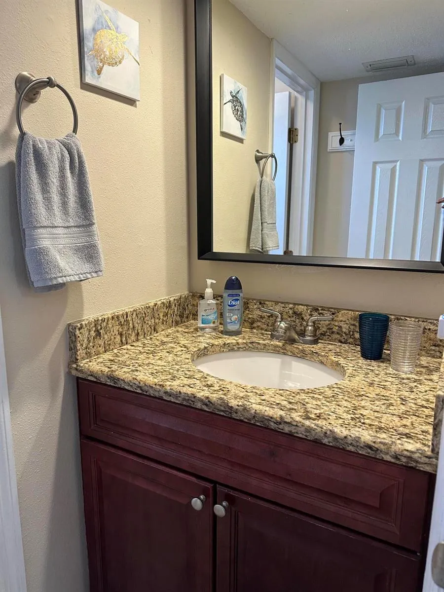 801 Hummingbird Way #201 North Palm Beach, FL 33408