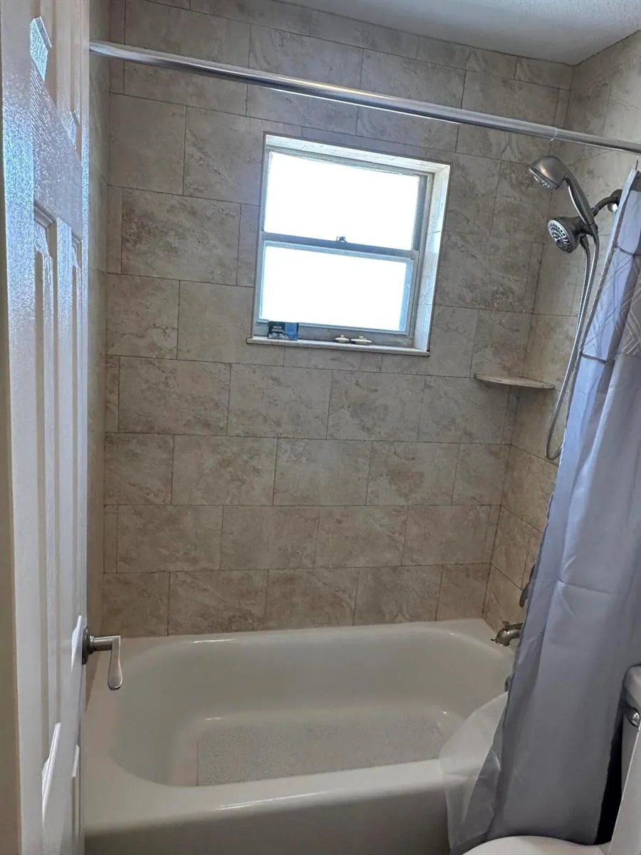 801 Hummingbird Way #201 North Palm Beach, FL 33408