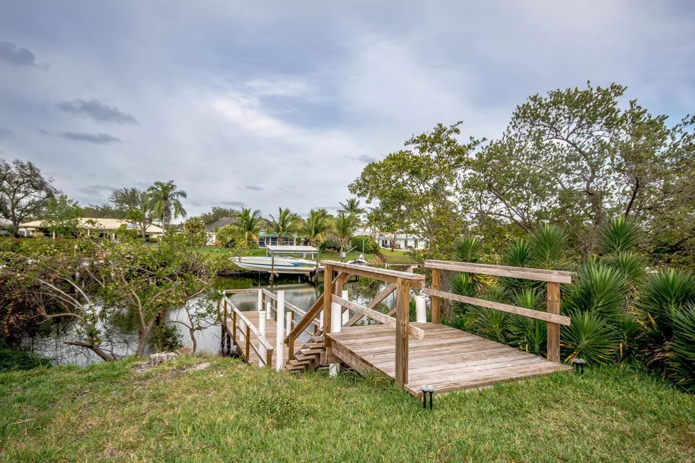 801 Hummingbird Way #201 North Palm Beach, FL 33408