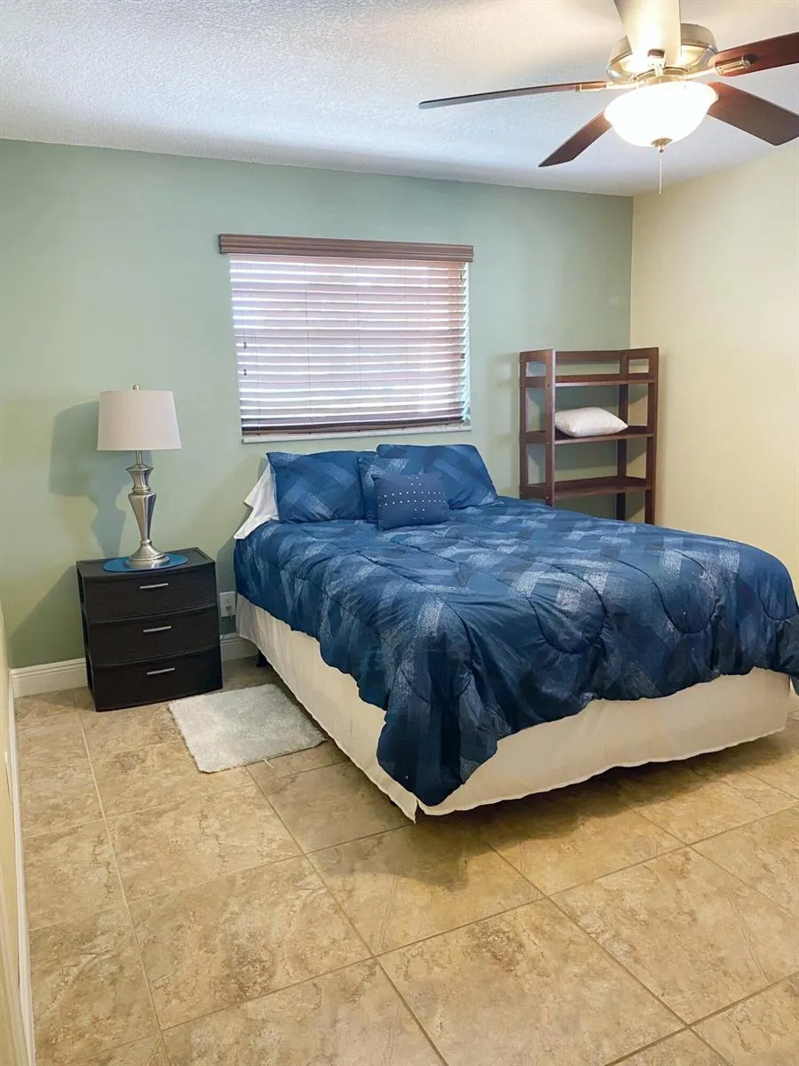 801 Hummingbird Way #205 North Palm Beach, FL 33408