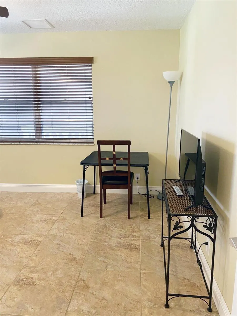 801 Hummingbird Way #205 North Palm Beach, FL 33408