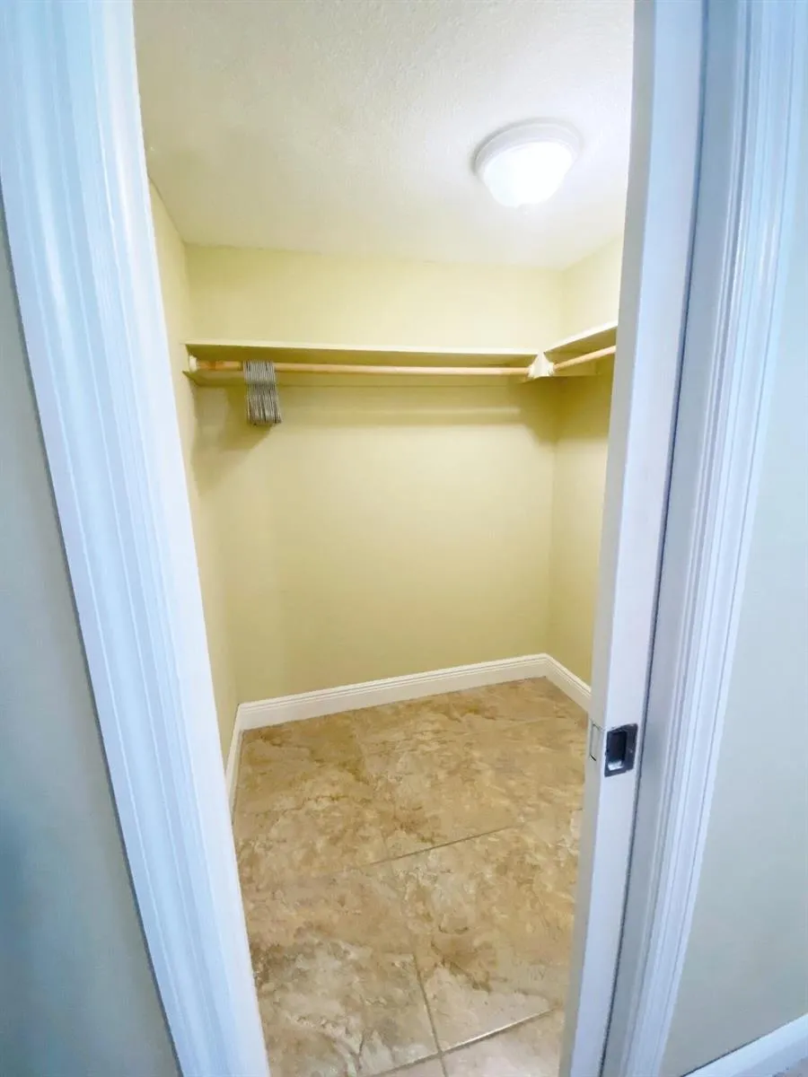 801 Hummingbird Way #205 North Palm Beach, FL 33408