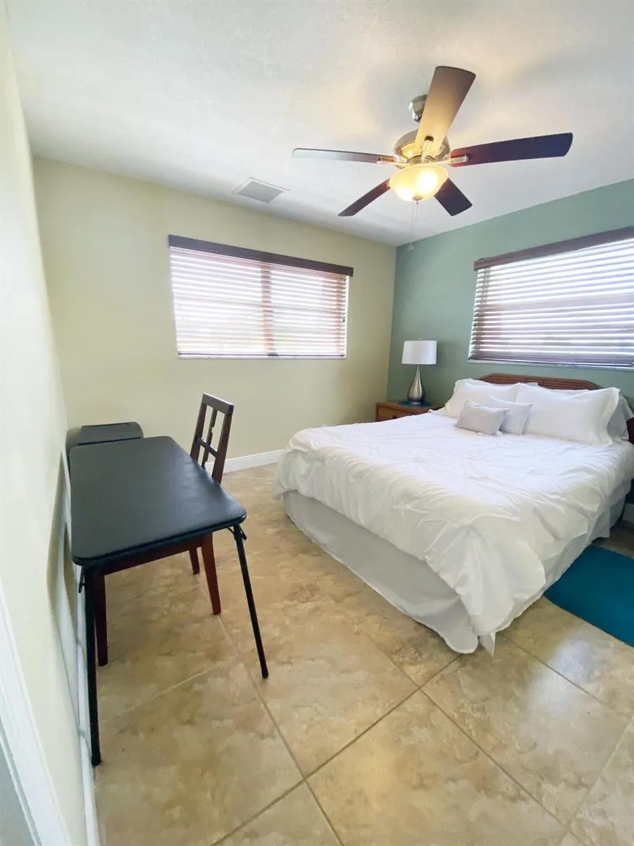 801 Hummingbird Way #205 North Palm Beach, FL 33408