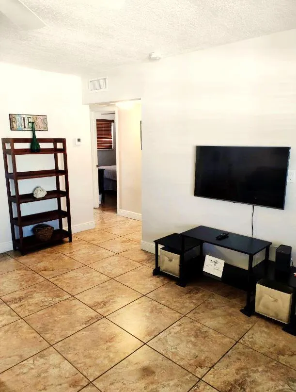 801 Hummingbird Way #205 North Palm Beach, FL 33408