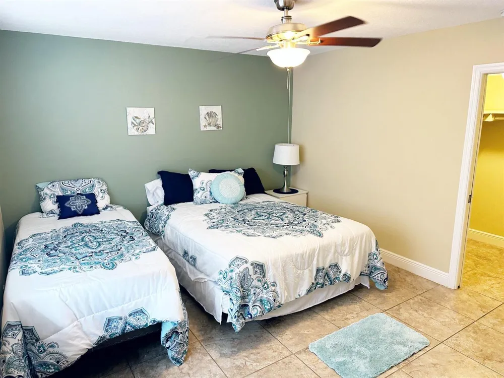 801 Hummingbird Way #104 North Palm Beach, FL 33408