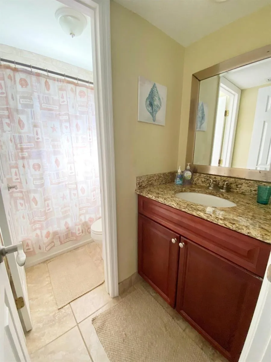 801 Hummingbird Way #104 North Palm Beach, FL 33408