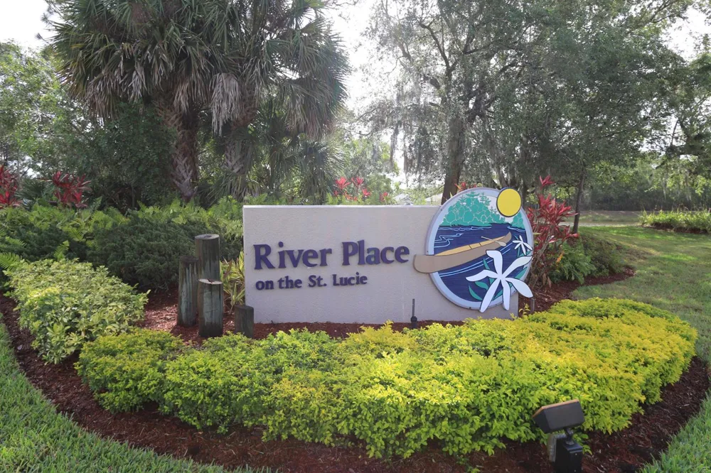 656 NE Waters Edge Lane Port St. Lucie, FL 34983