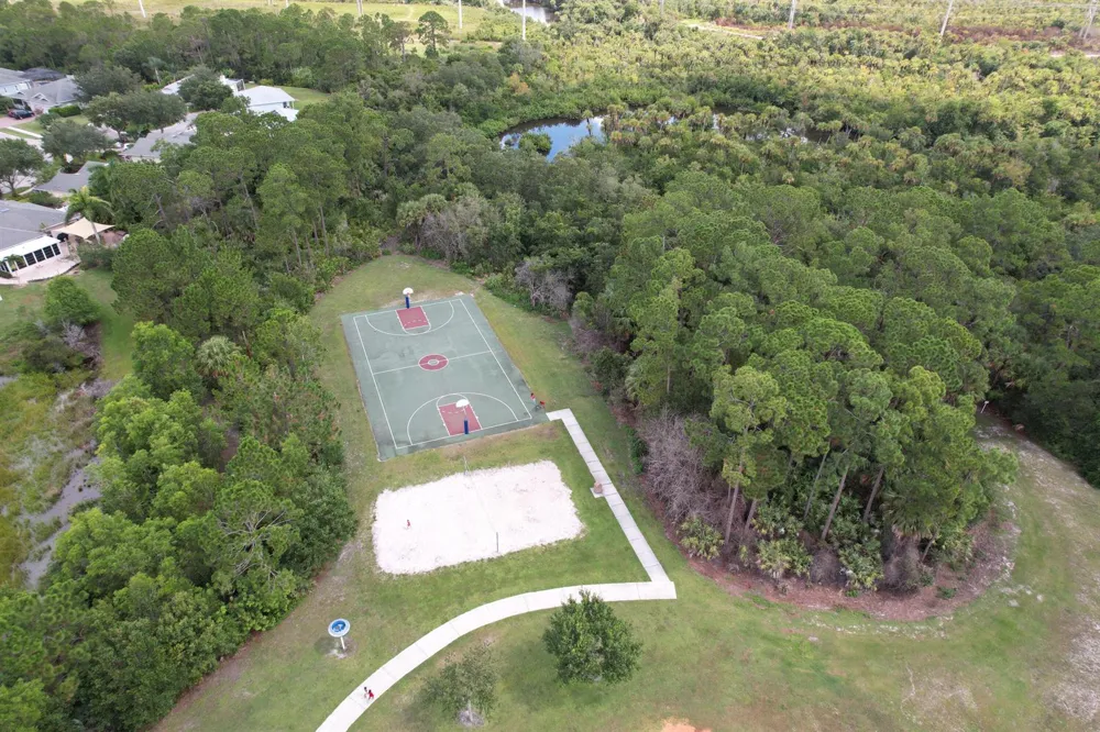 656 NE Waters Edge Lane Port St. Lucie, FL 34983