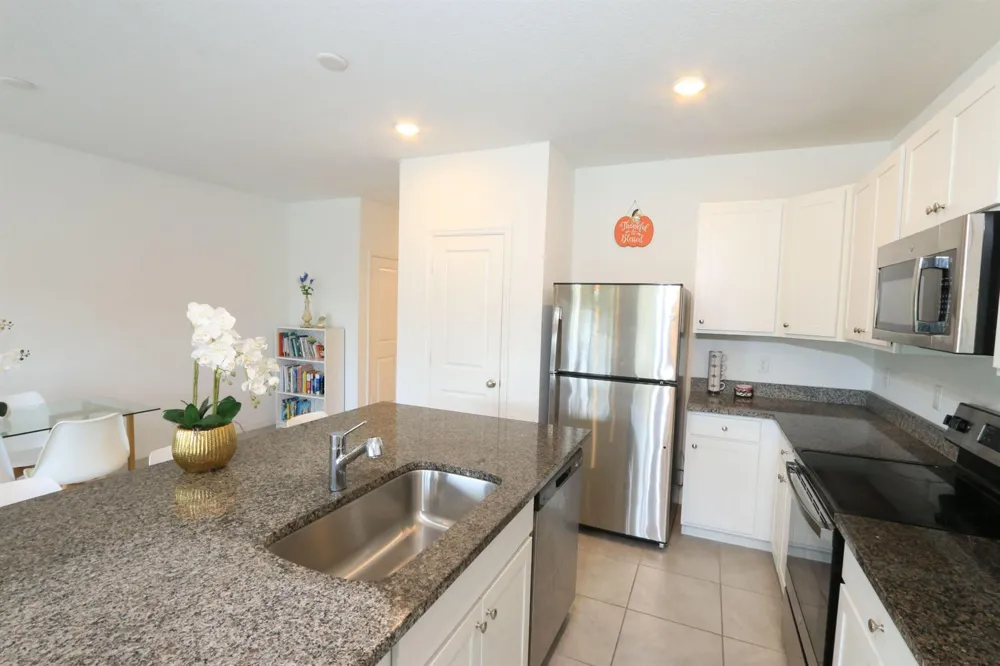 656 NE Waters Edge Lane Port St. Lucie, FL 34983