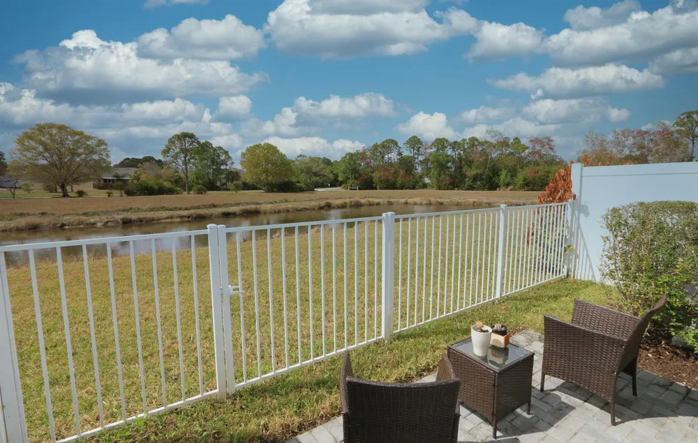 656 NE Waters Edge Lane Port St. Lucie, FL 34983