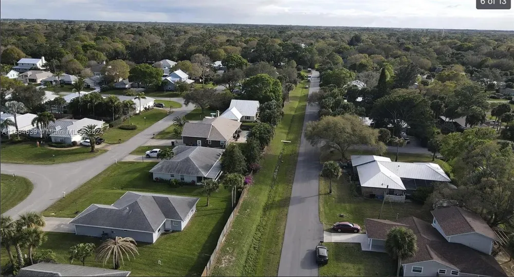 755 38th Court Vero Beach, FL 32968