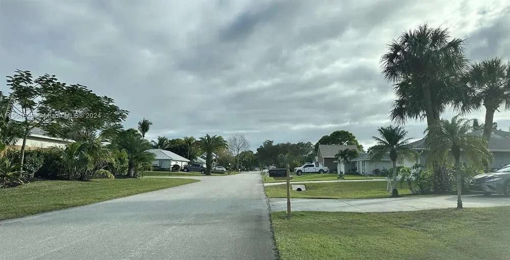 755 38th Court Vero Beach, FL 32968