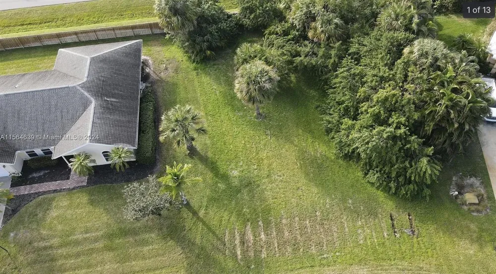 755 38th Court Vero Beach, FL 32968